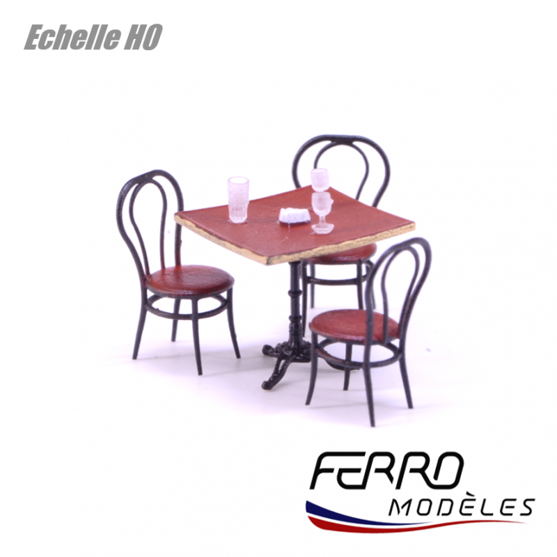 Table carrée et chaises de bistro - Modèles peints et patinés