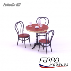 Table ronde et chaises de bistro - Modèles peints et patinés