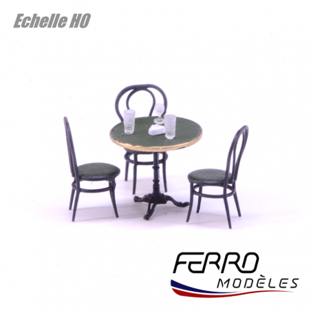 Table ronde et chaises de bistro - Modèles peints et patinés